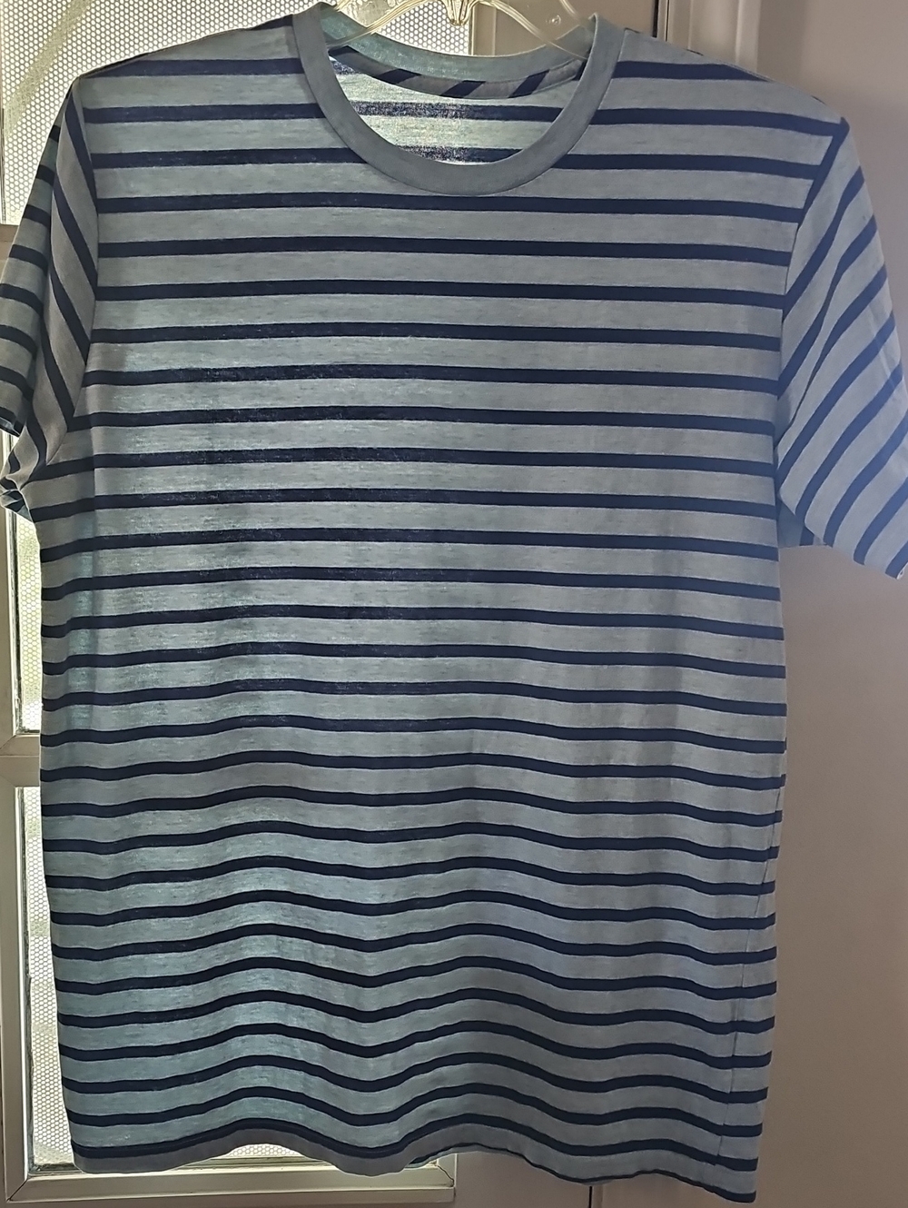 ($7 BUNDLED)Men's Blue Striped Crewneck T-Shirt